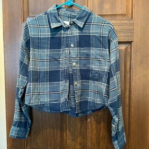 American Eagle cropped flannel size small like new